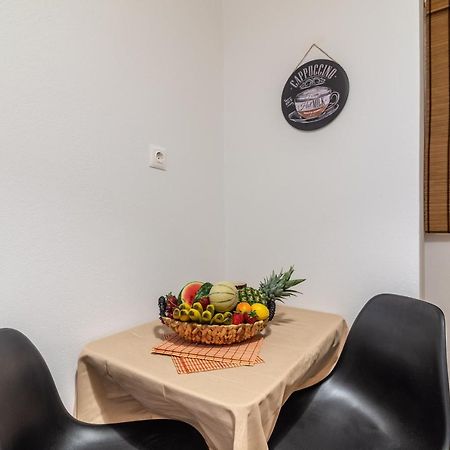 Modern Renovated Apt Next To The Beachfront Heraklion  ภายนอก รูปภาพ