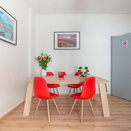 Modern Renovated Apt Next To The Beachfront Heraklion  ภายนอก รูปภาพ