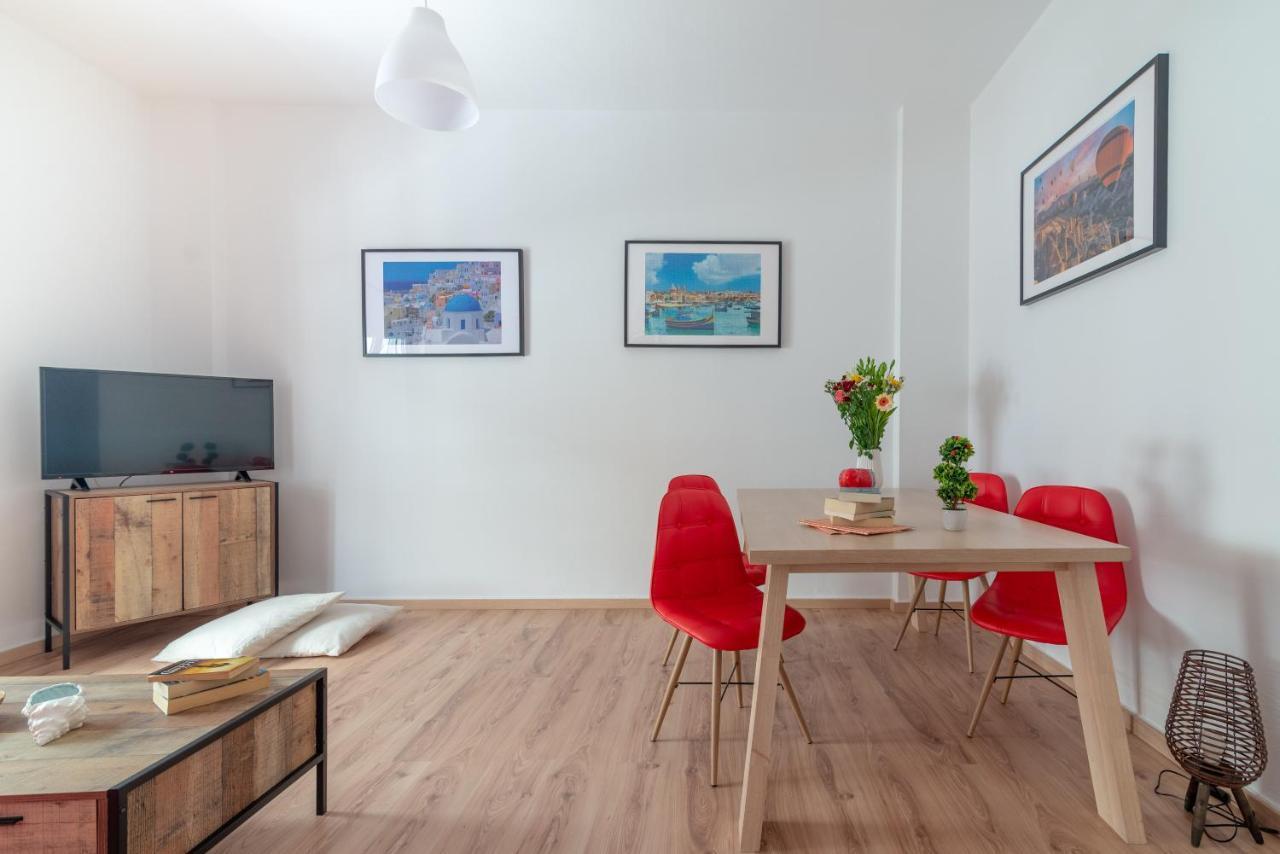 Modern Renovated Apt Next To The Beachfront Heraklion  ภายนอก รูปภาพ