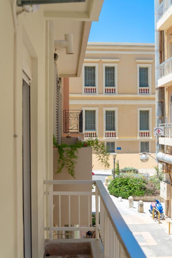 Modern Renovated Apt Next To The Beachfront Heraklion  ภายนอก รูปภาพ
