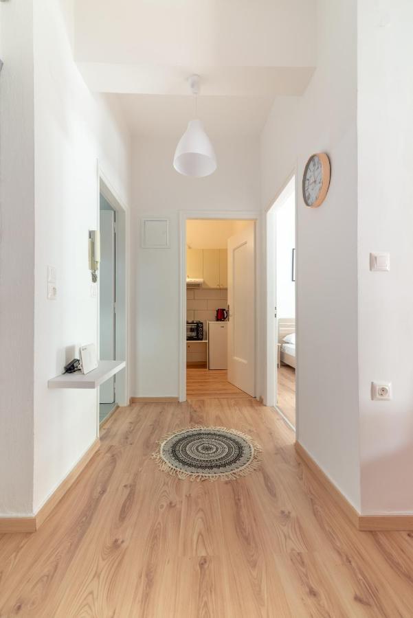 Modern Renovated Apt Next To The Beachfront Heraklion  ภายนอก รูปภาพ