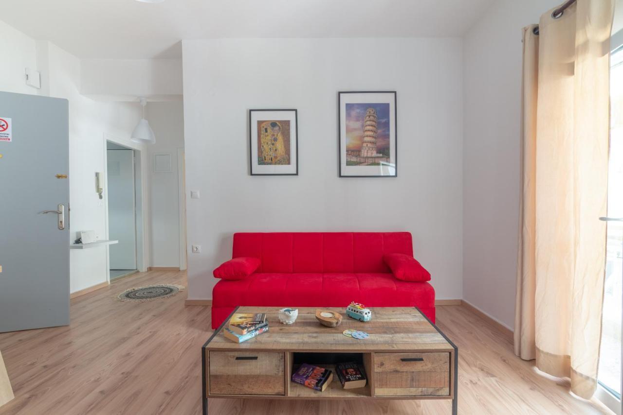 Modern Renovated Apt Next To The Beachfront Heraklion  ภายนอก รูปภาพ