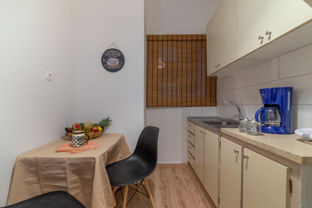 Modern Renovated Apt Next To The Beachfront Heraklion  ภายนอก รูปภาพ
