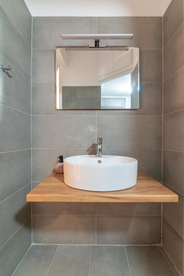 Modern Renovated Apt Next To The Beachfront Heraklion  ภายนอก รูปภาพ